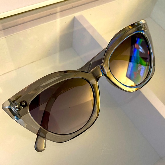 Gray cat-eye framed sunglasses - Picture 2 of 6